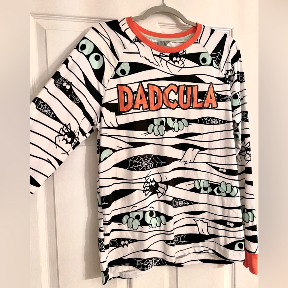 DADCULA T Shirt long sleeve. Sz Small Men's/Unisex. Celebrate Halloween.